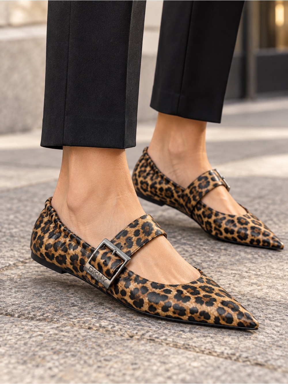 NWT New $139 DKNY Cormic Buckle Pointed Toe Flats In Leopard Print Size 9